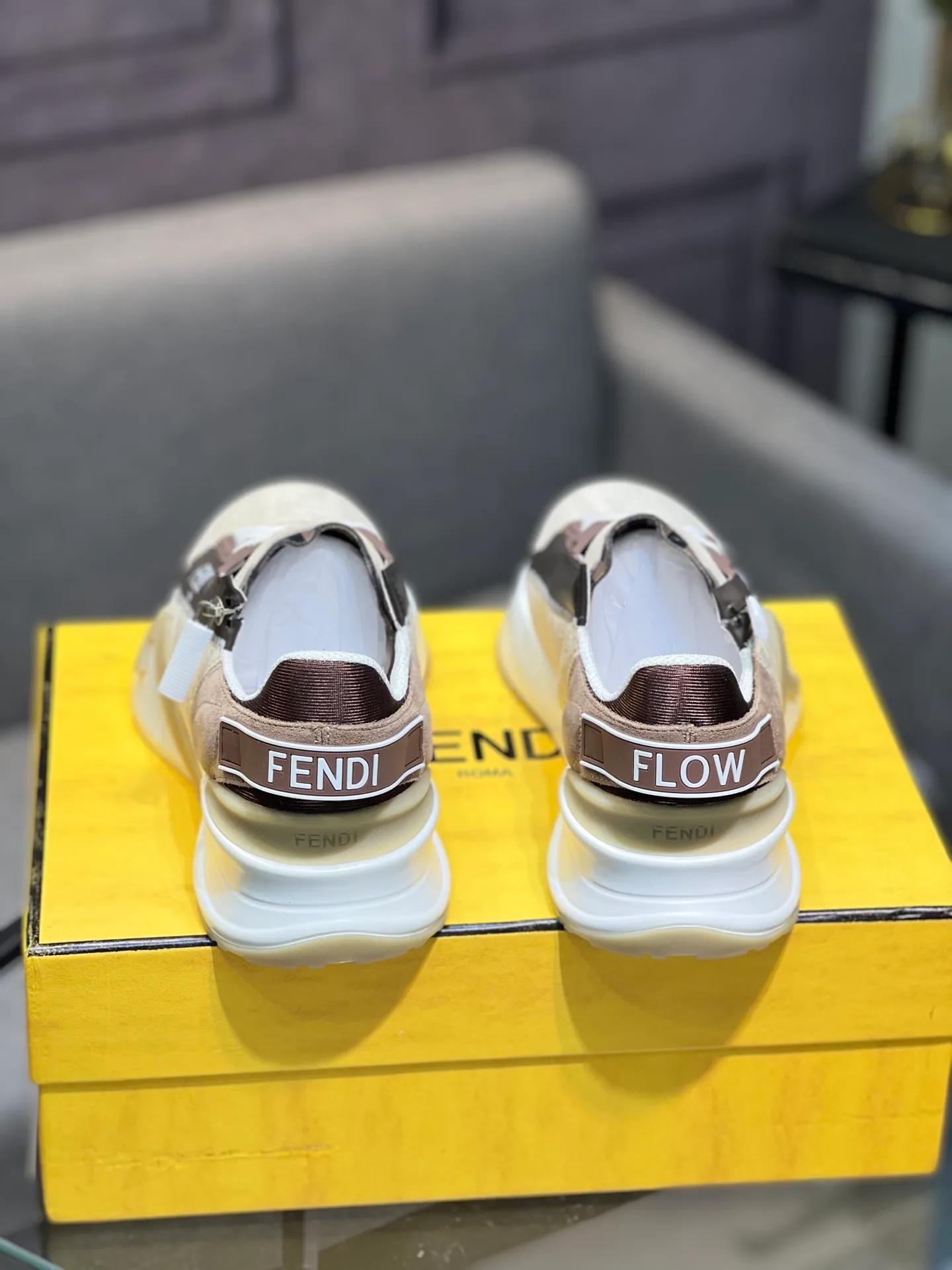 Men's shoes 💰540 FENDI men's fashionable casual shoes 👟Hot sale🔥 Official website 1:1 replica ⬆️Original quality - original leather - original breathable mesh lining original outsole 1:1 replica, code number 38-44 (45-46 customized)